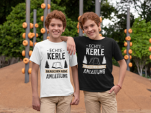 Lade das Bild in den Galerie-Viewer, Echte Kerle  - Kinder T-Shirt
